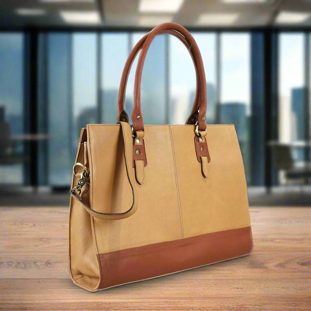 The Signature 17" Bag, Beige/Tan-2